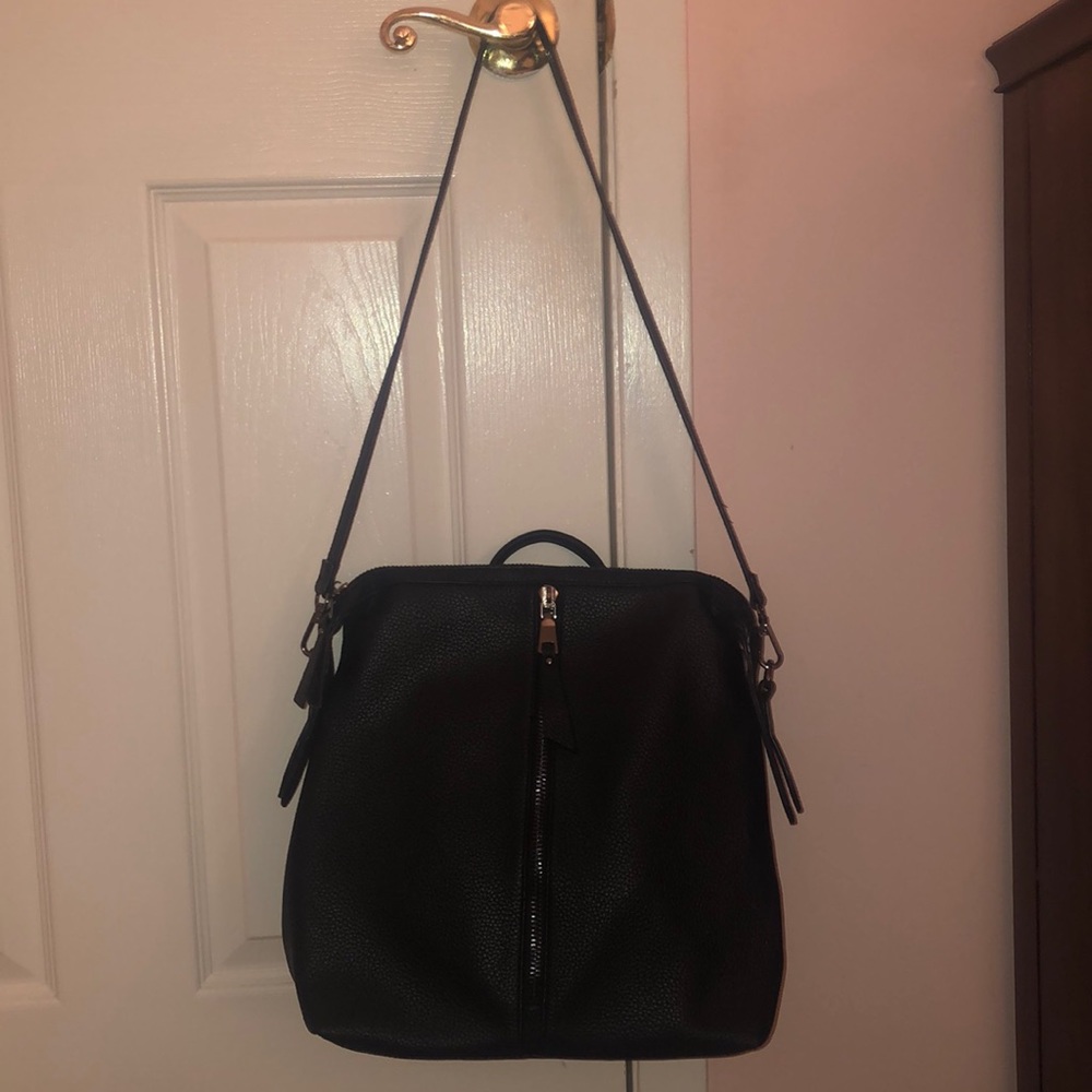 Urban Expressions black shoulder bag /backpack